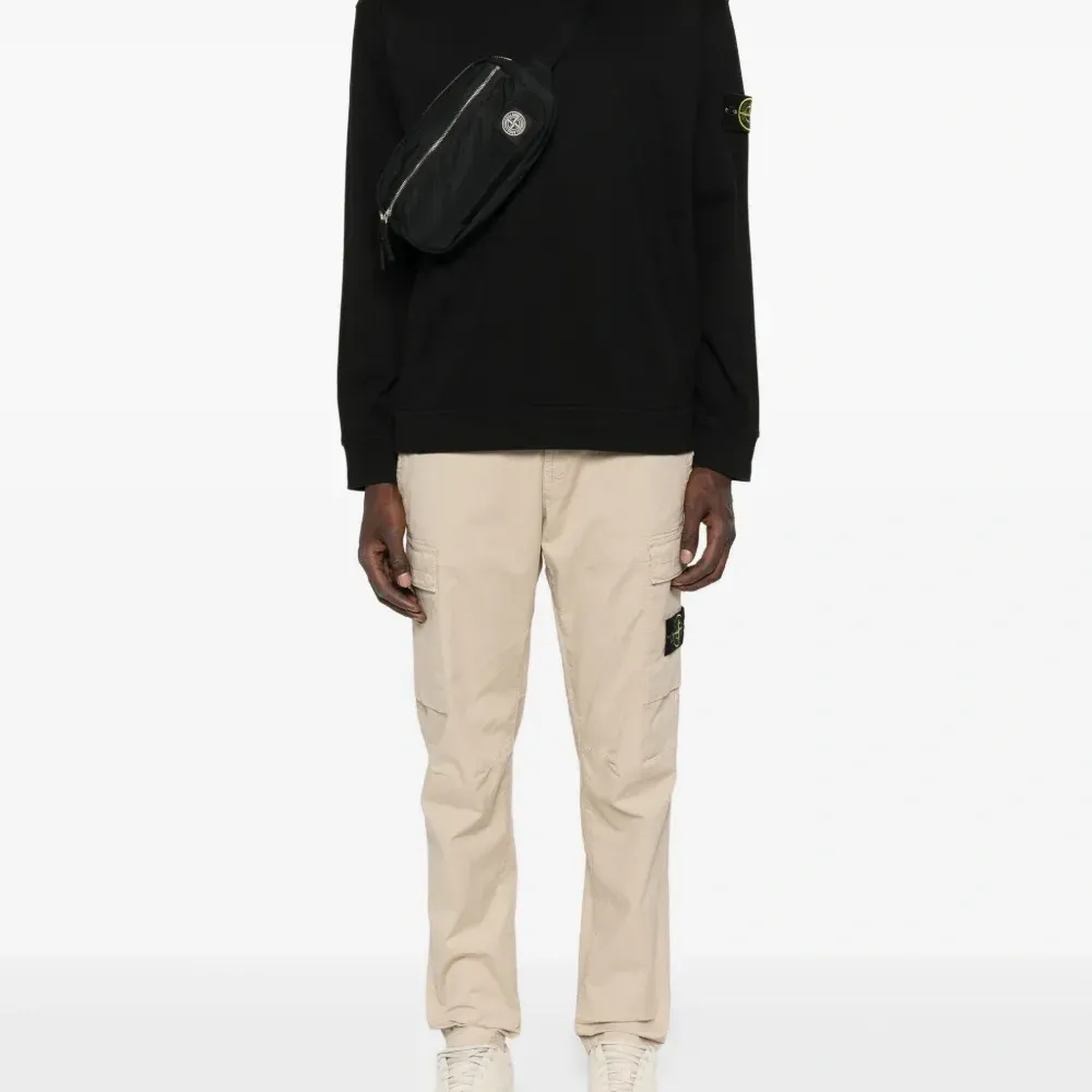 Толстовка с нашивкой-логотипом