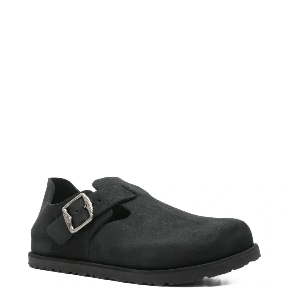 Кроссовки с пряжками