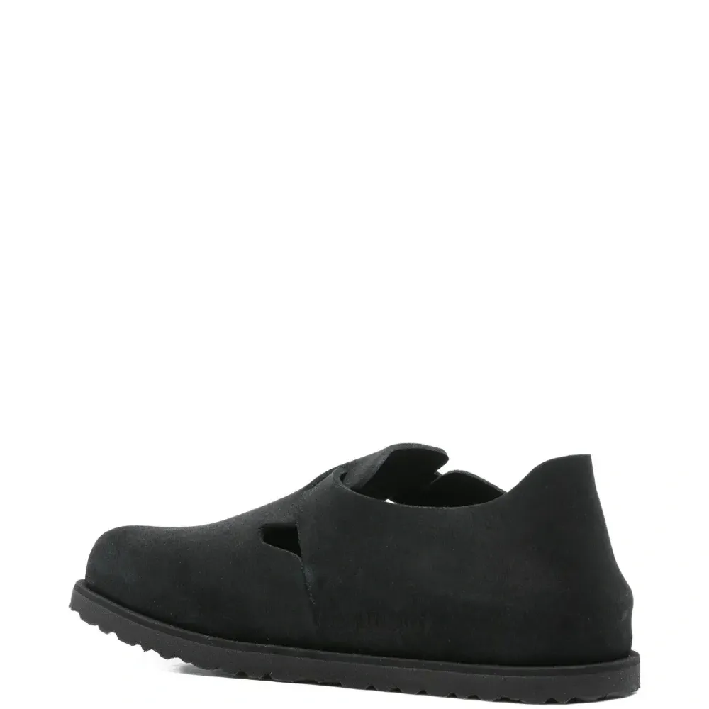 Кроссовки с пряжками