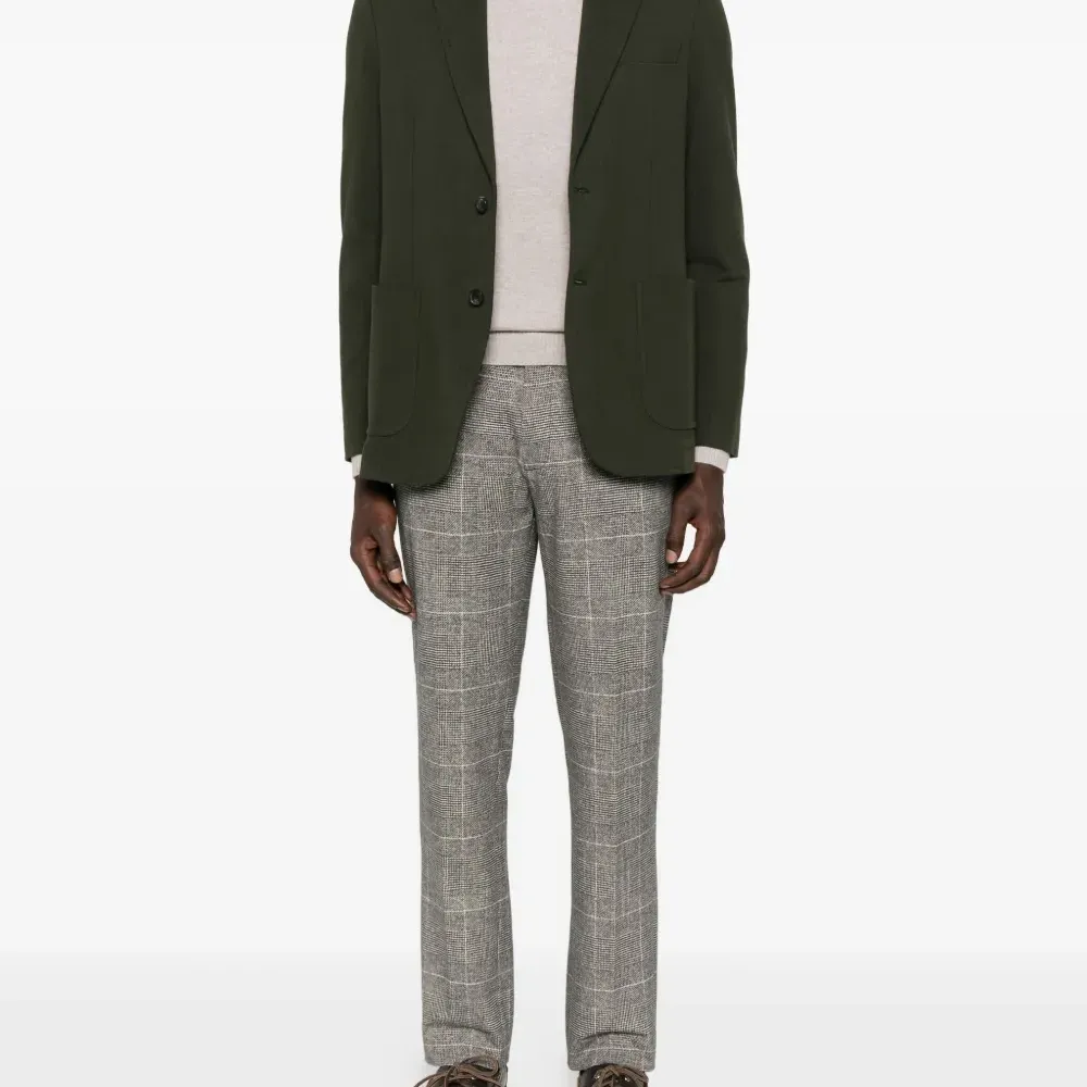 Куртка с накладными карманами