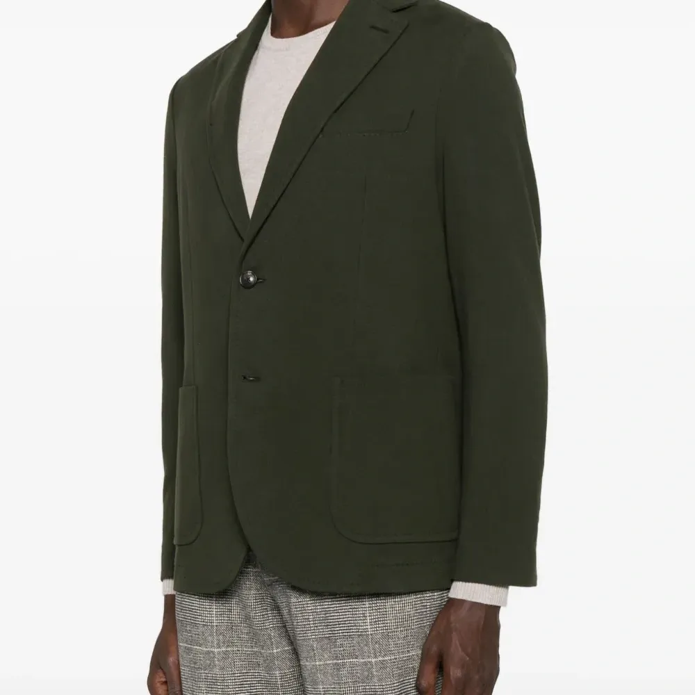 Куртка с накладными карманами