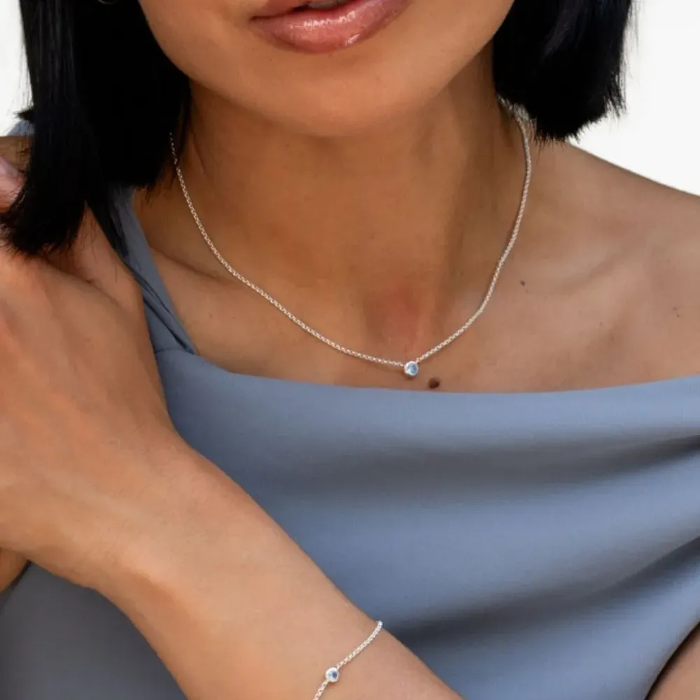 Колье с подвеской Колье с подвеской