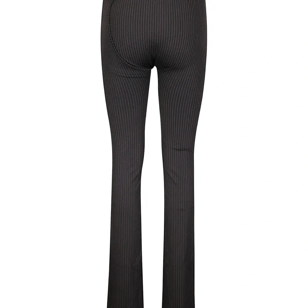 Брюки в тонкую полоску