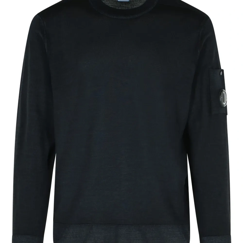 Свитер в рубчик с карманом