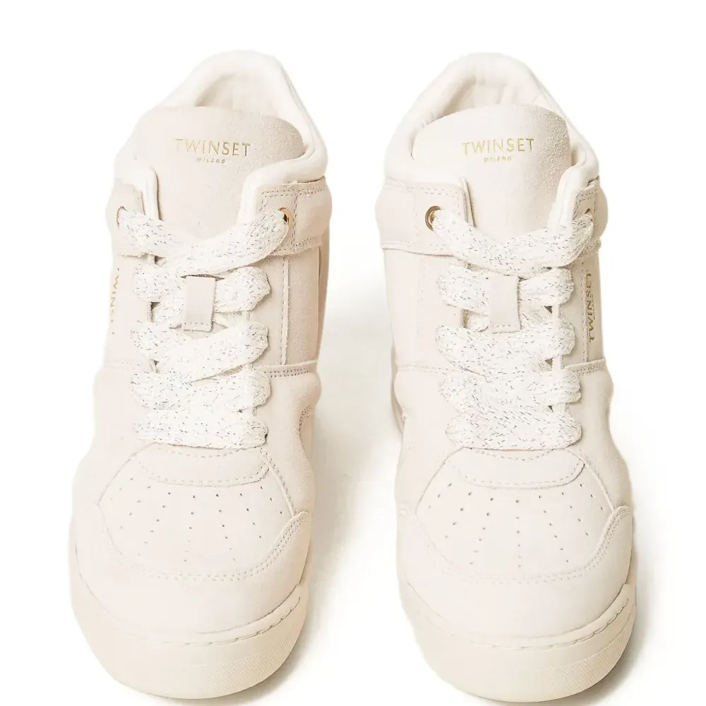 Замшевые кроссовки Замшевые кроссовки