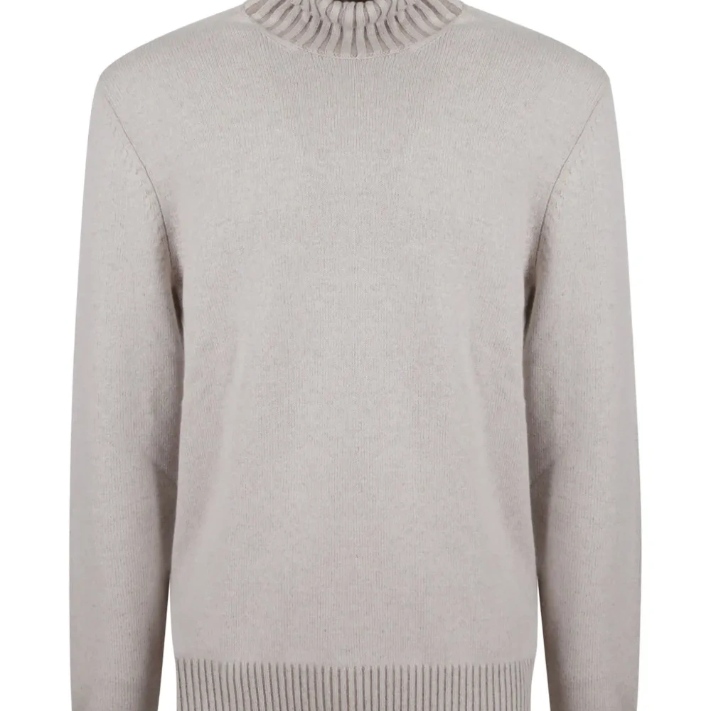 Свитер с воротником-стойкой