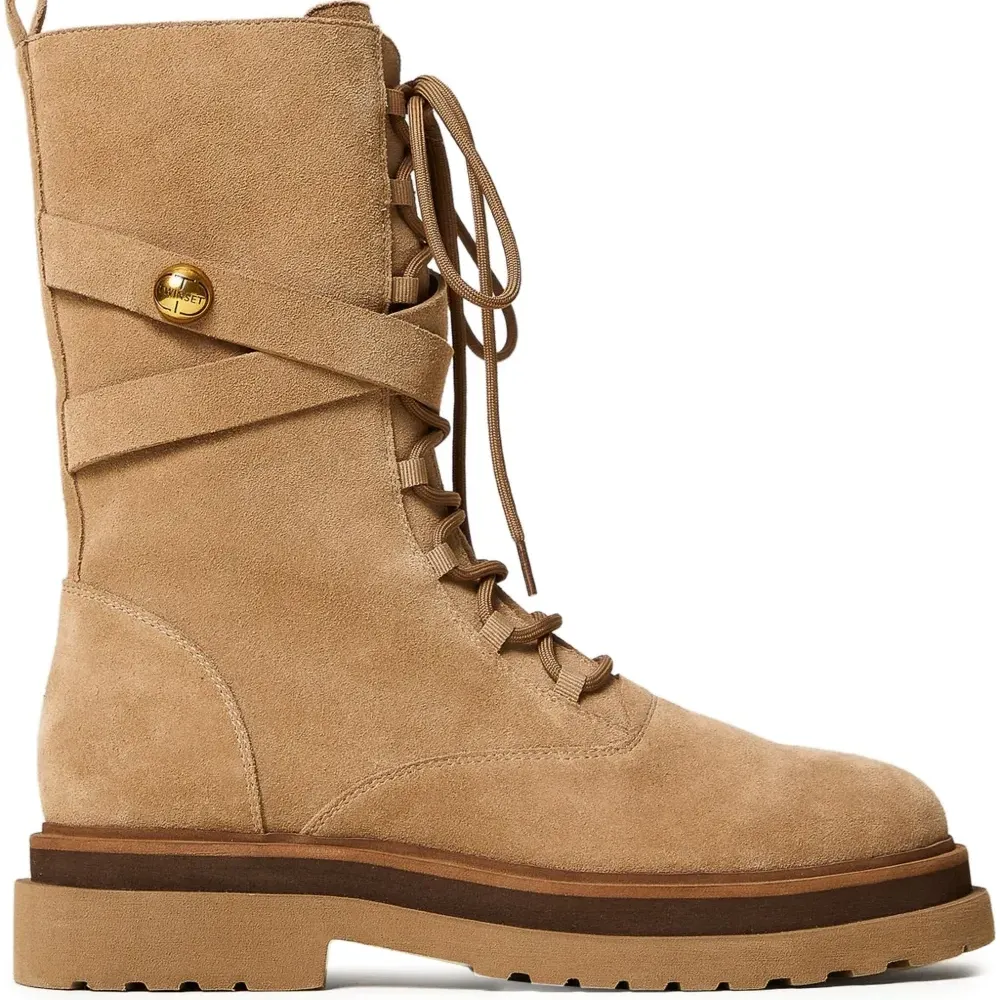 Ботинки на шнуровке