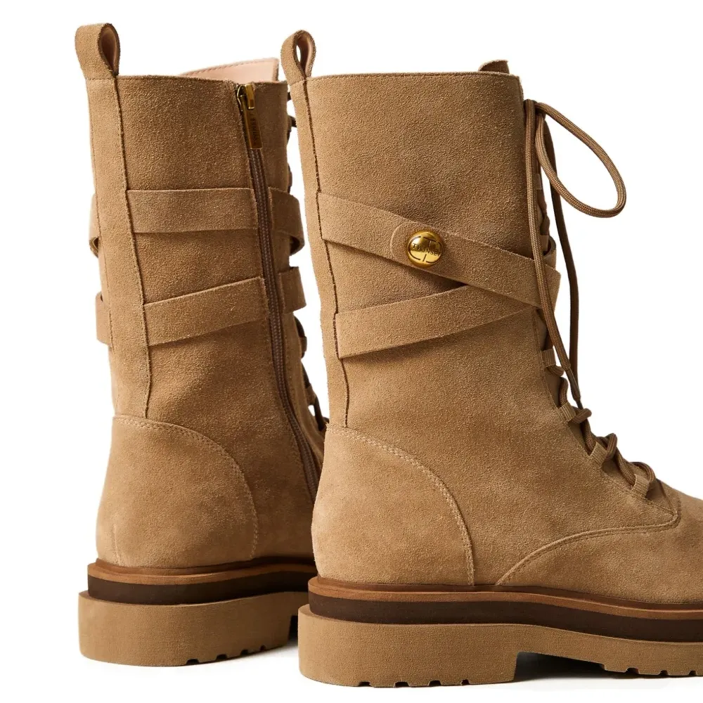 Ботинки на шнуровке