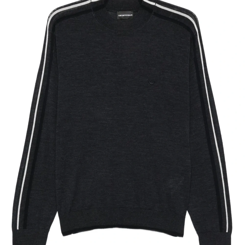 Шерстяной свитер с отделкой в полоску