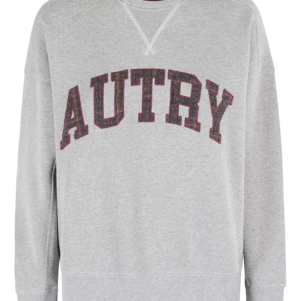 Толстовка с вышитым логотипом