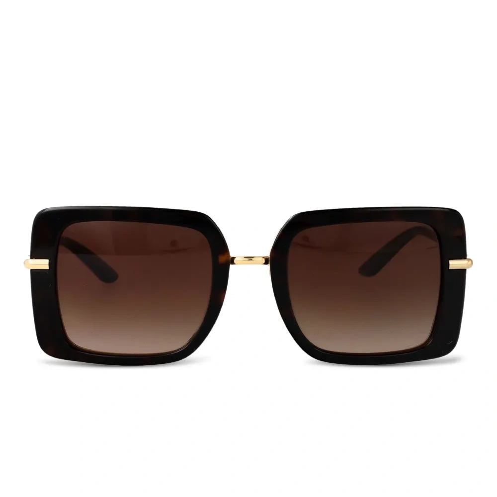 Солнцезащитные очки в массивной оправе