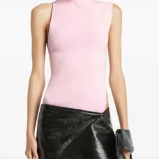 Топ с разрезом сбоку