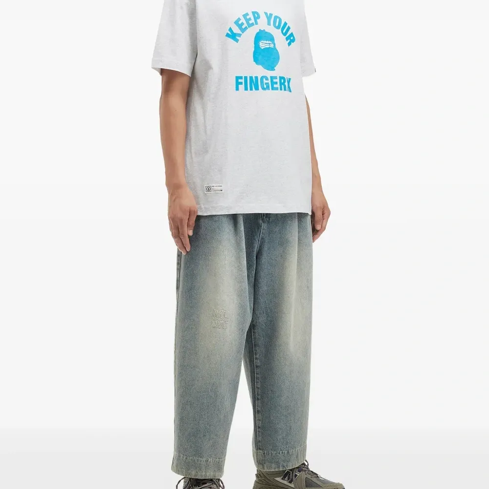 Футболка с графичным принтом