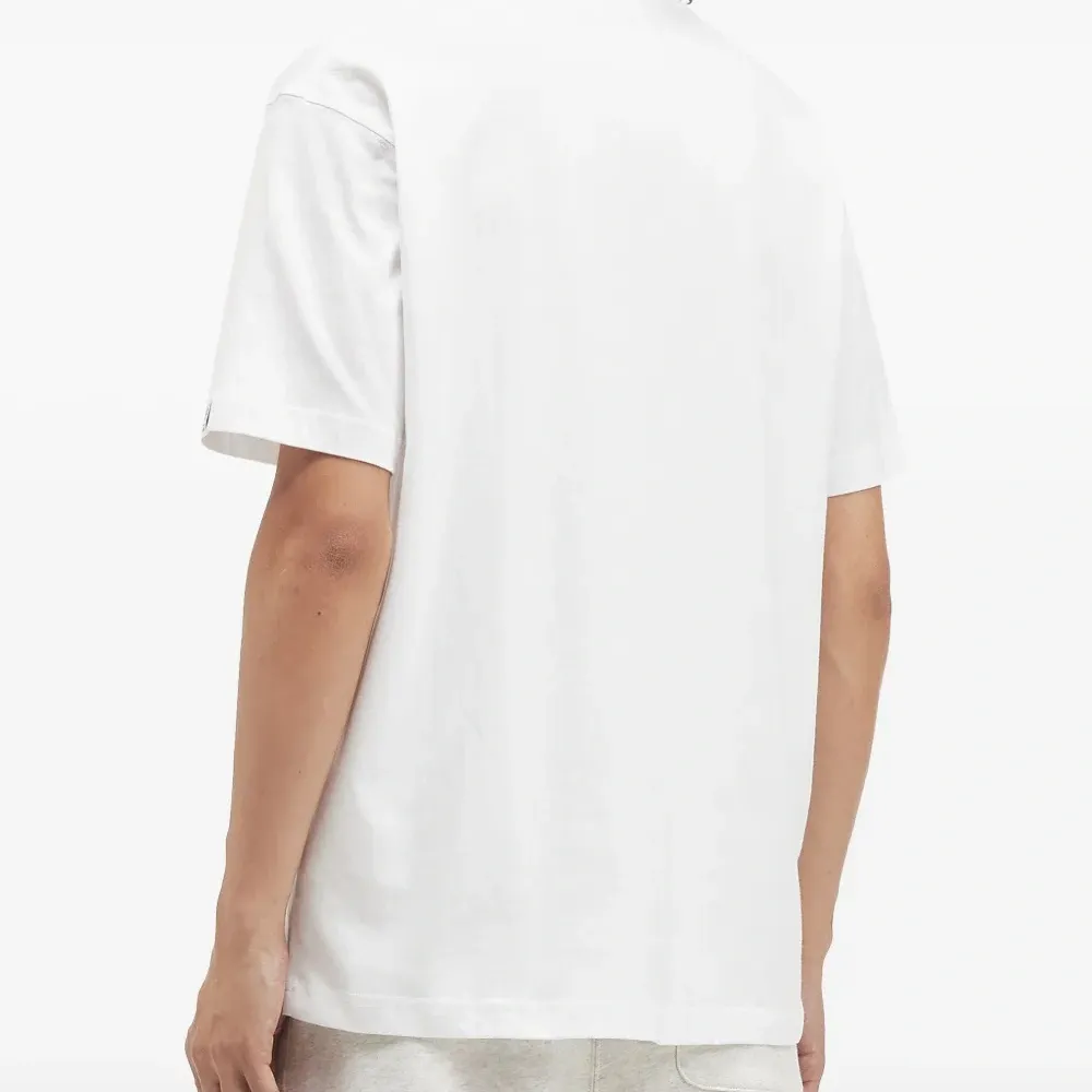 Футболка с логотипом