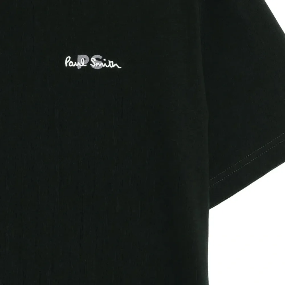 Футболка с вышитым логотипом