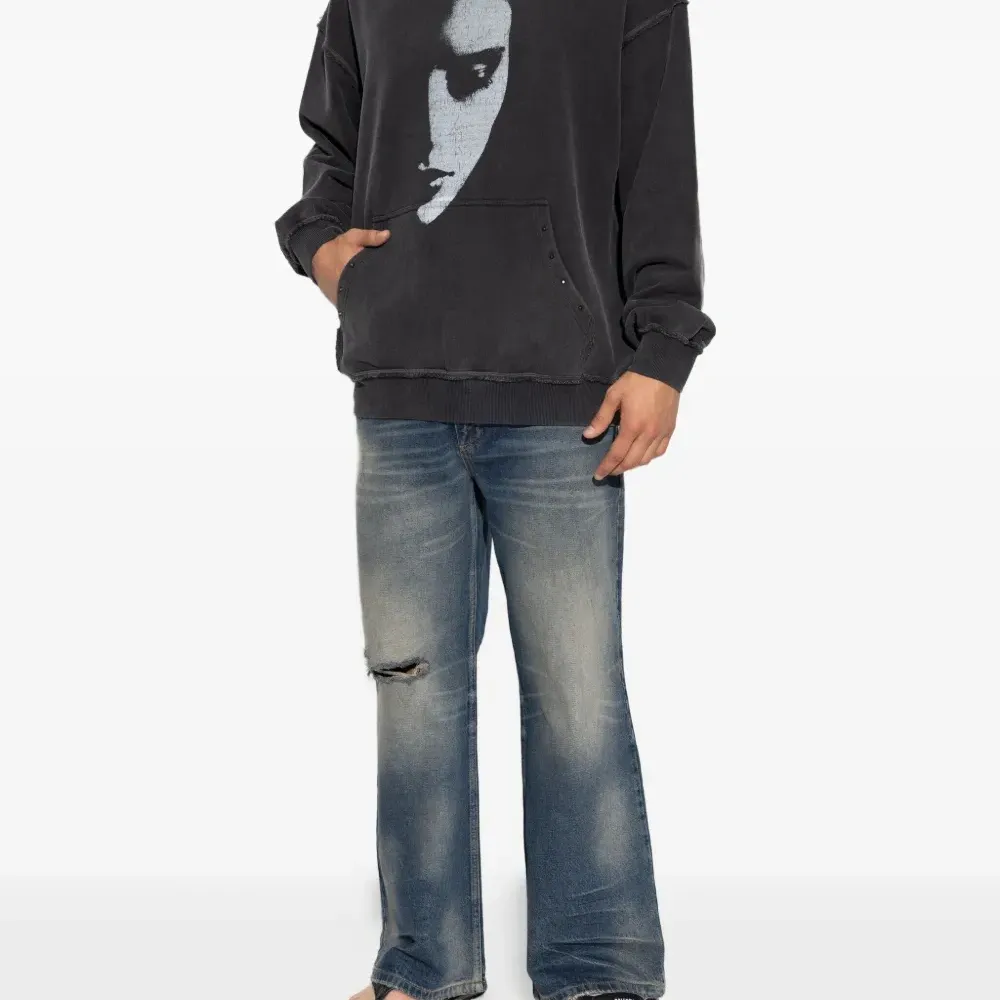 Худи с принтом и заклепками