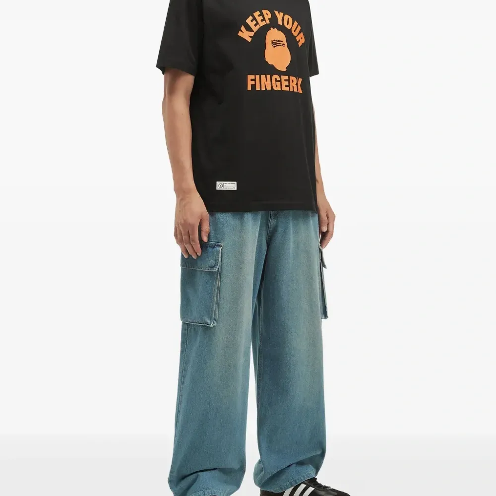 Футболка с графичным принтом Футболка с графичным принтом