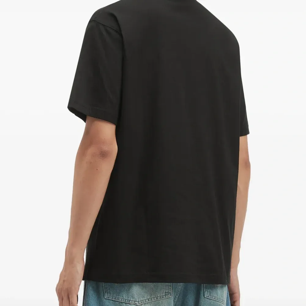 Футболка с графичным принтом Футболка с графичным принтом