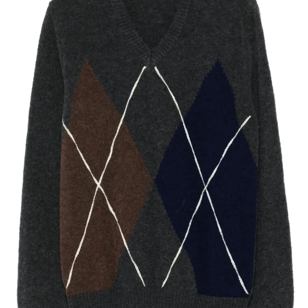 Свитер с V-образным вырезом