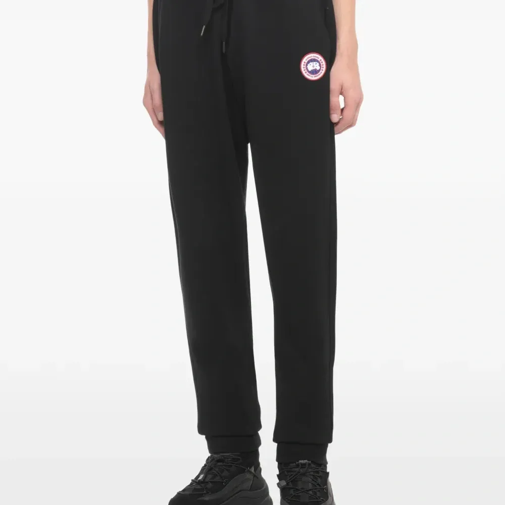 Спортивные брюки Huron с нашивкой-логотипом и кулиской