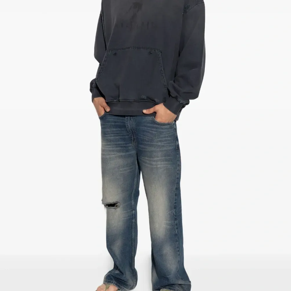 Худи с графичным принтом и эффектом потертости