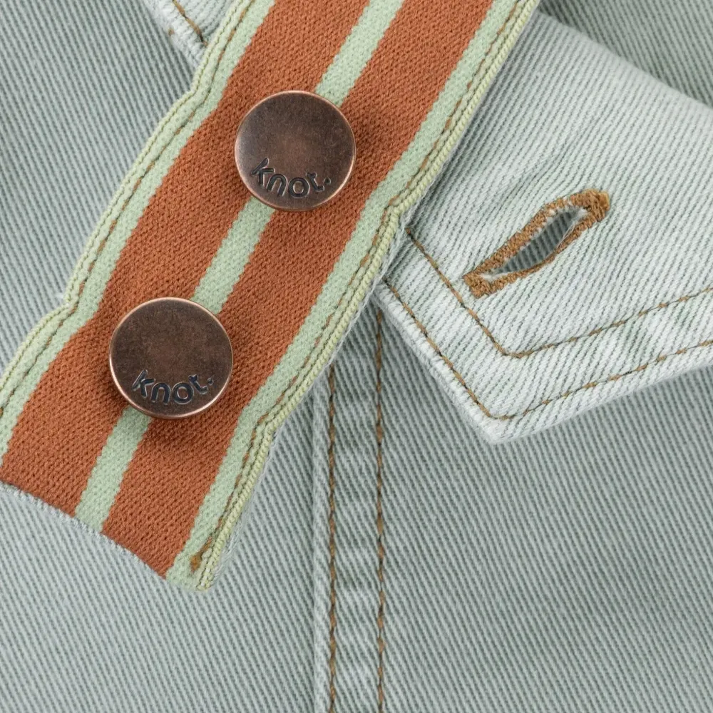 Комбинезон с полосатыми бретелями