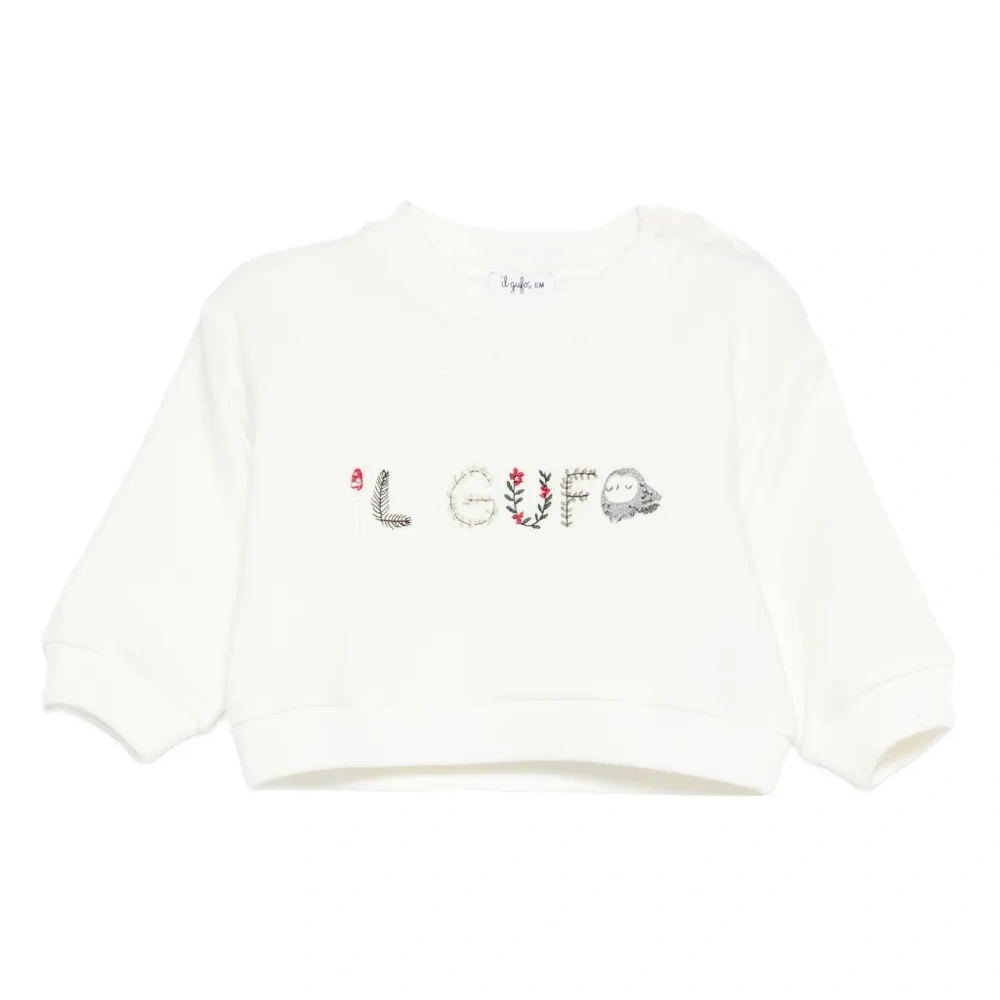 Толстовка с вышивкой