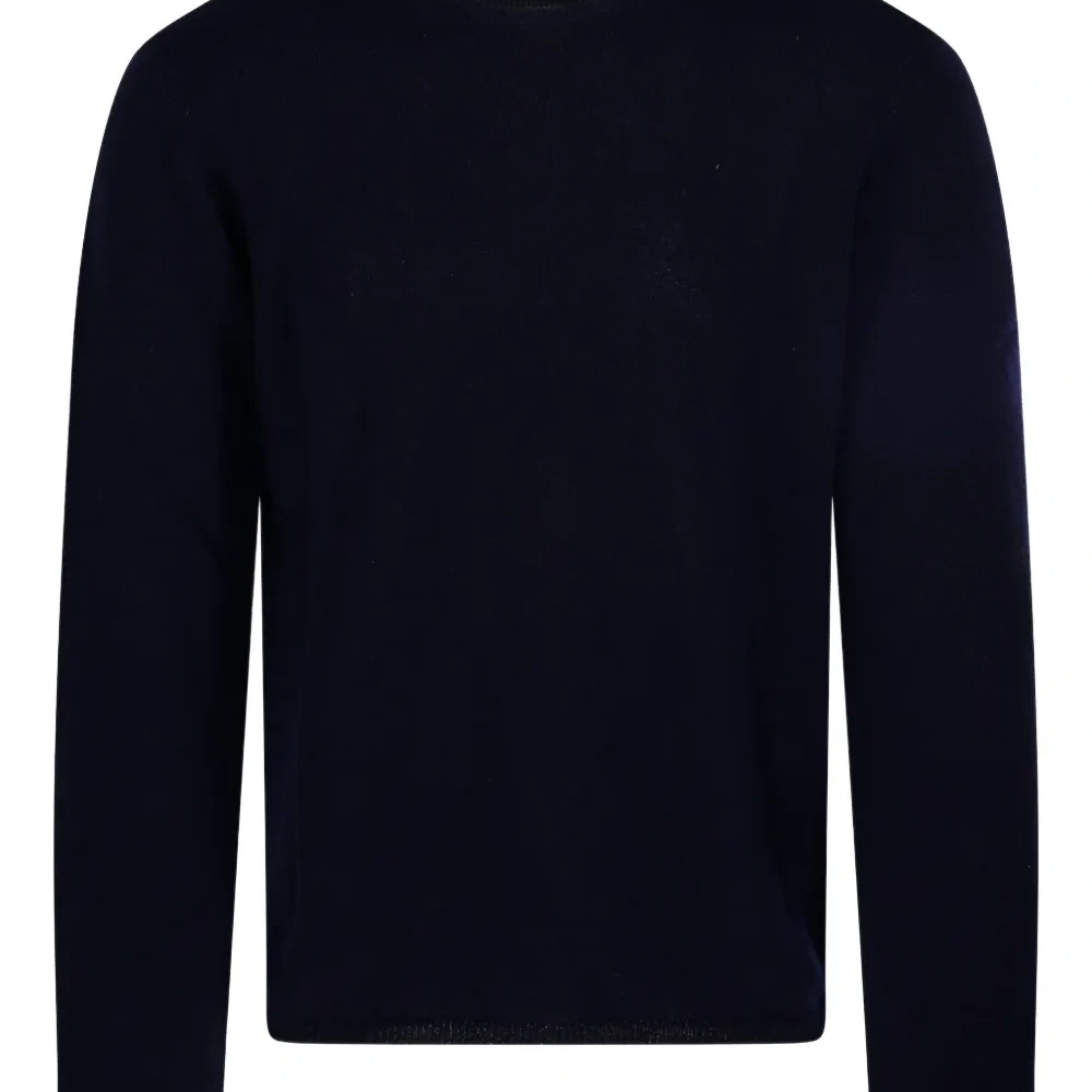 Свитер с круглым вырезом