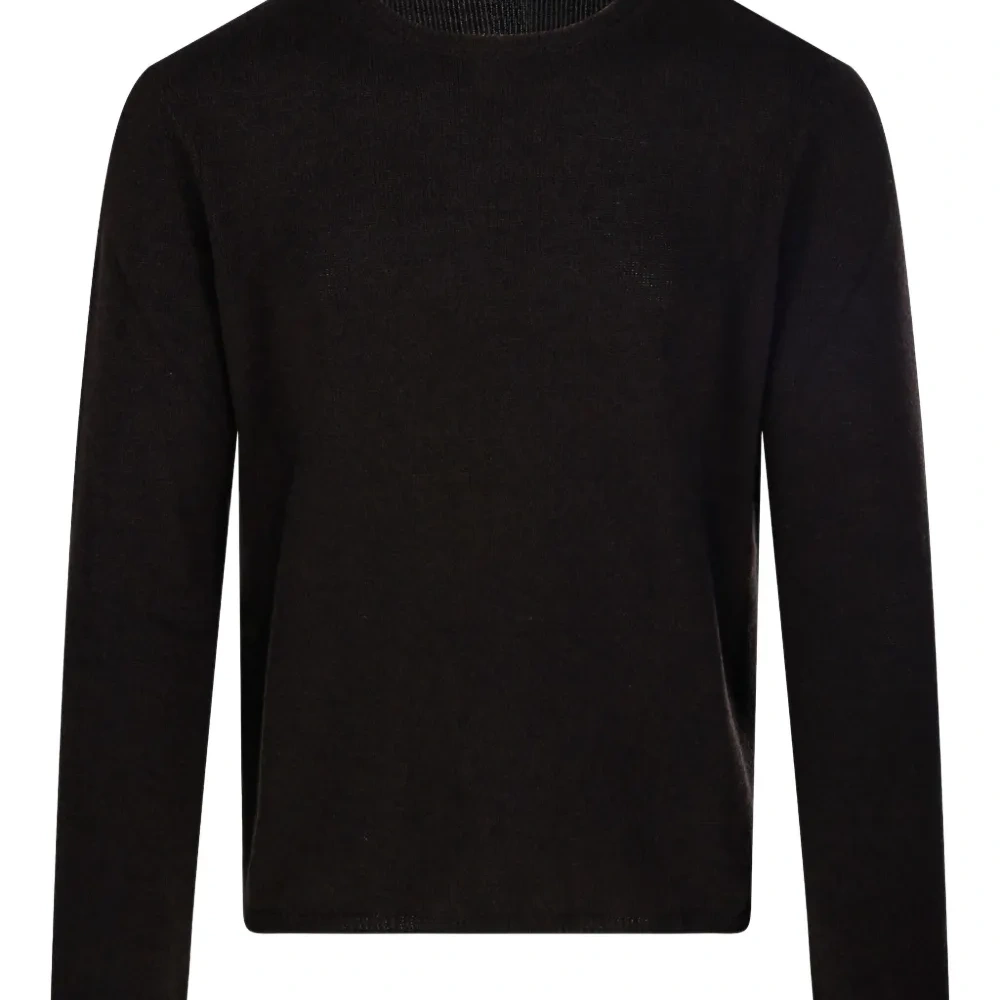 Свитер с круглым вырезом и длинными рукавами