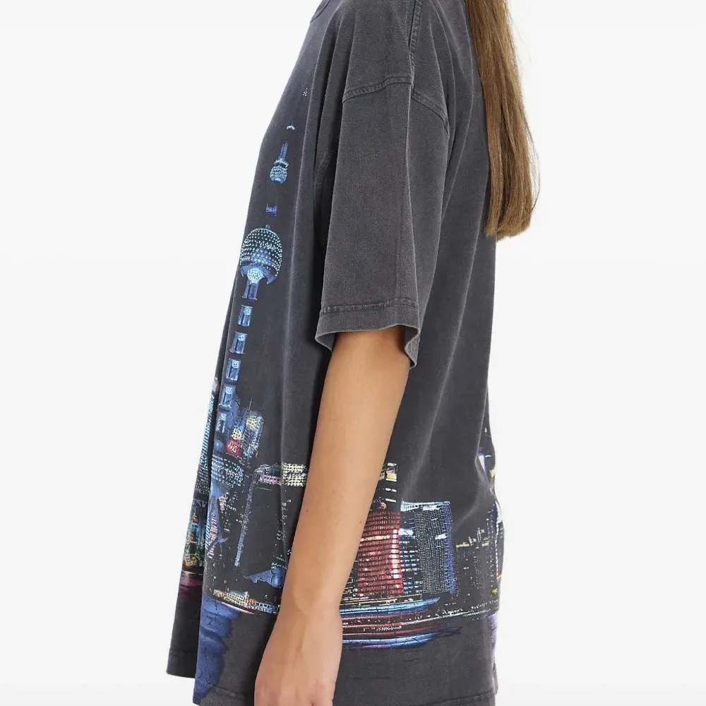 Футболка со стразами