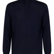 Свитер с высоким воротником