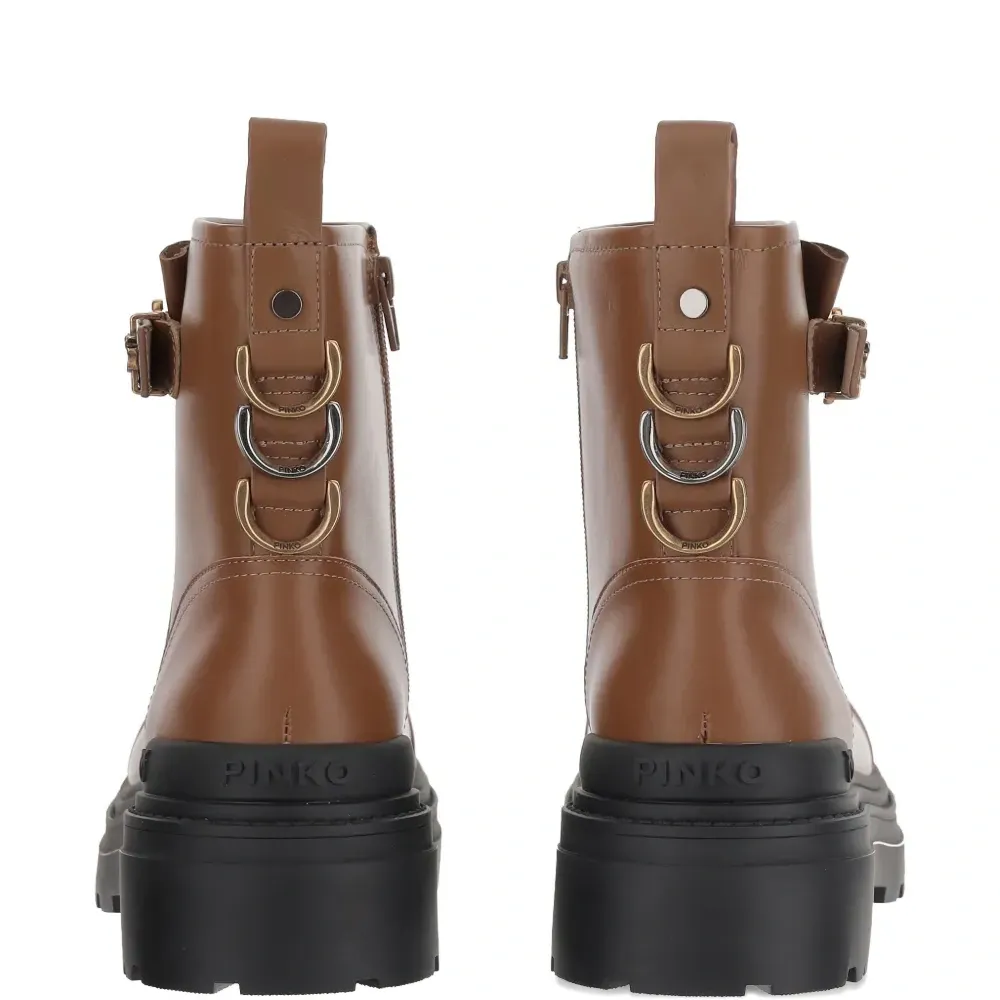 Ботинки с пряжкой и логотипом