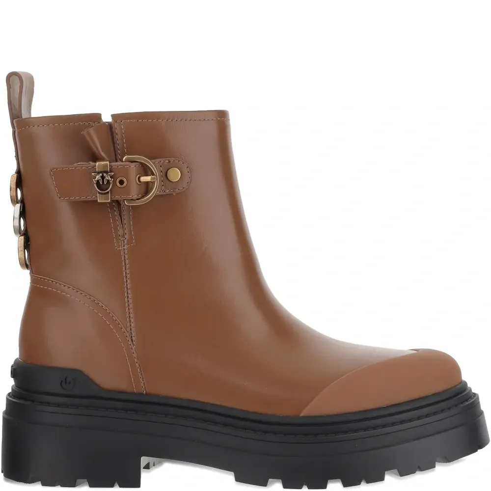 Ботинки с пряжкой и логотипом