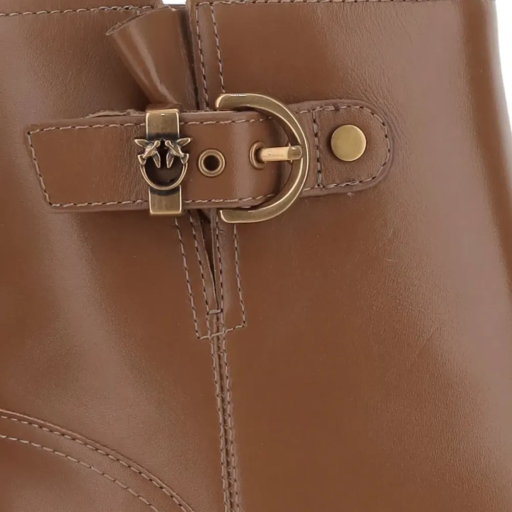 Ботинки с пряжкой и логотипом