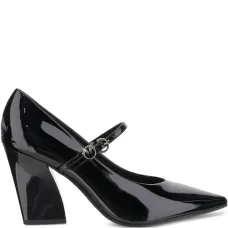 Туфли с заостренным носком