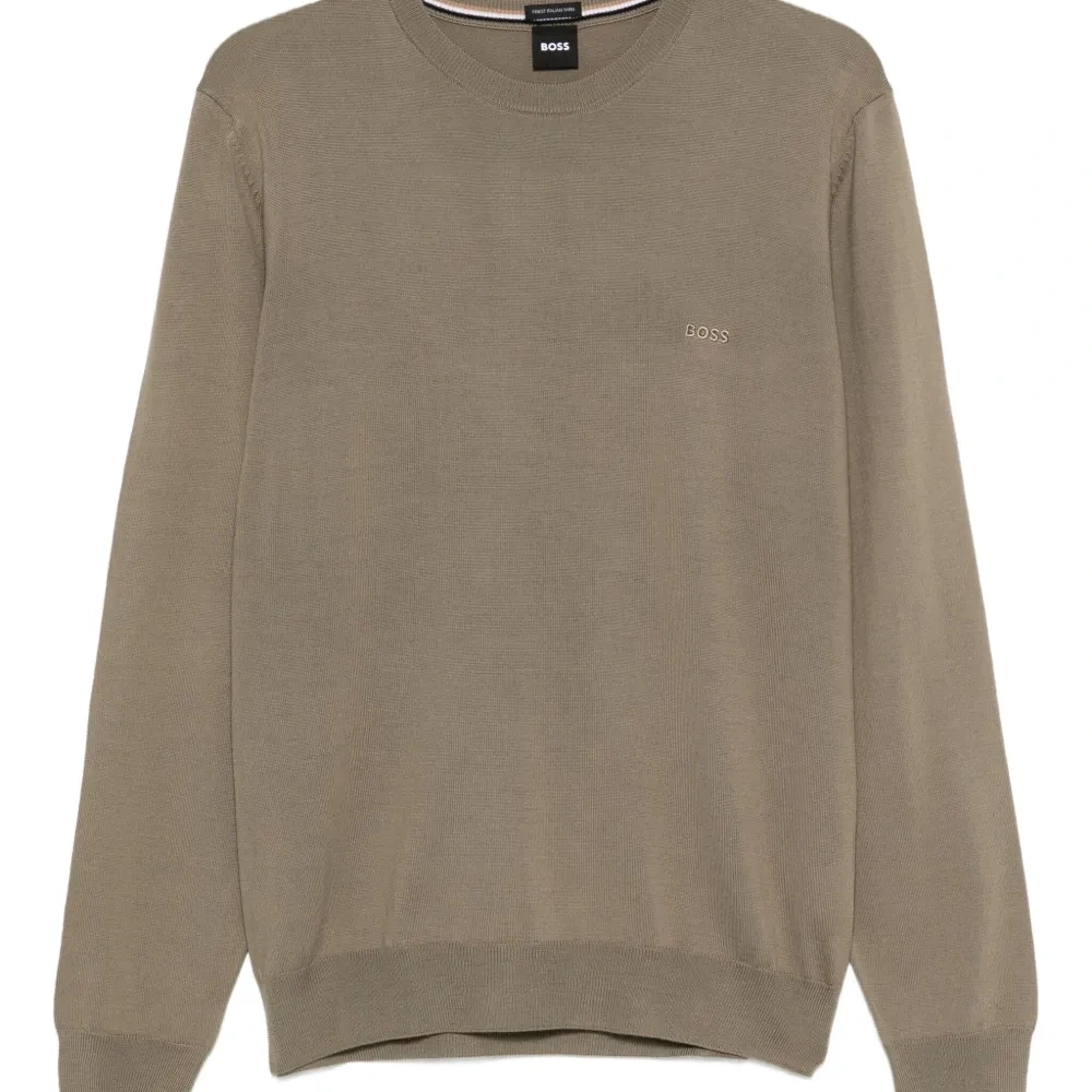 Толстовка с вышитым логотипом