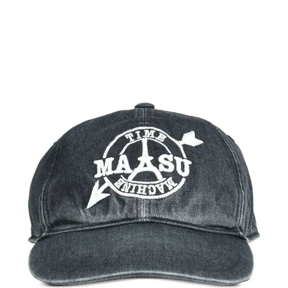 Бейсболка с вышитым логотипом Бейсболка с вышитым логотипом