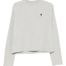 Футболка с вышитым логотипом