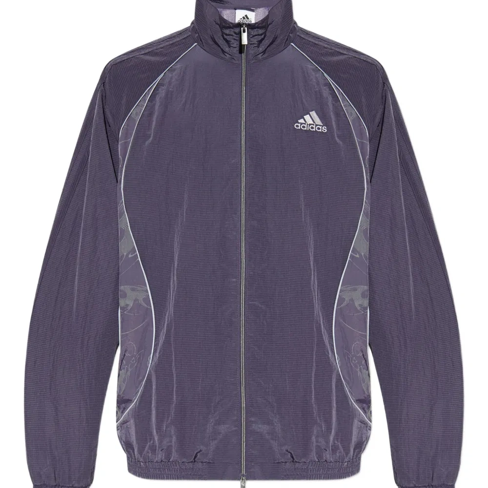 Спортивная куртка на молнии