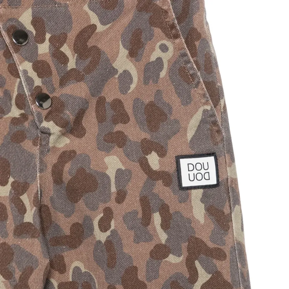 Брюки с камуфляжными пуговицами