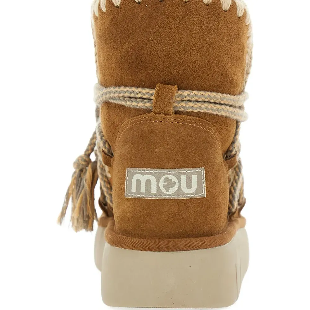 Ботинки с отделкой в технике кроше