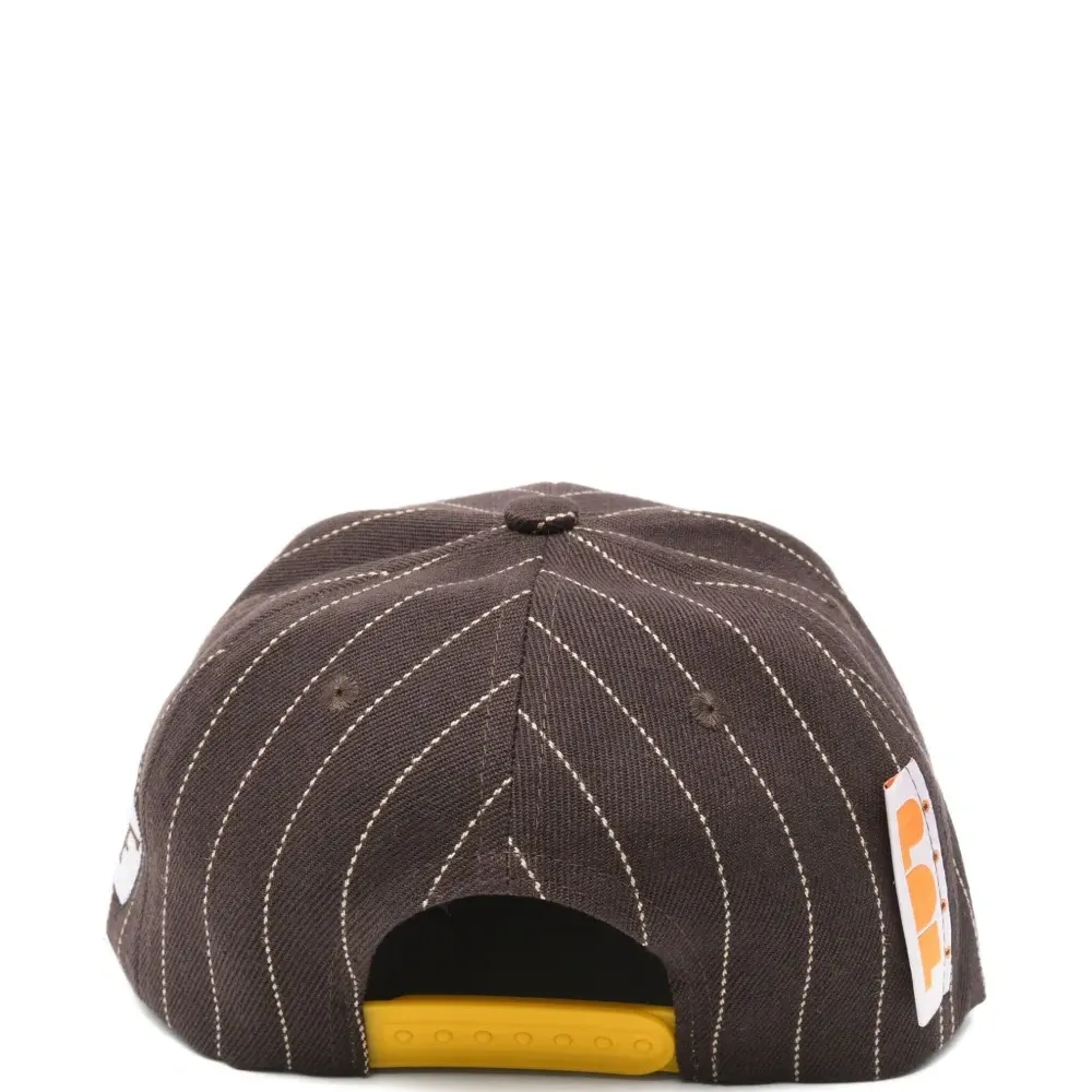 Бейсболка в полоску