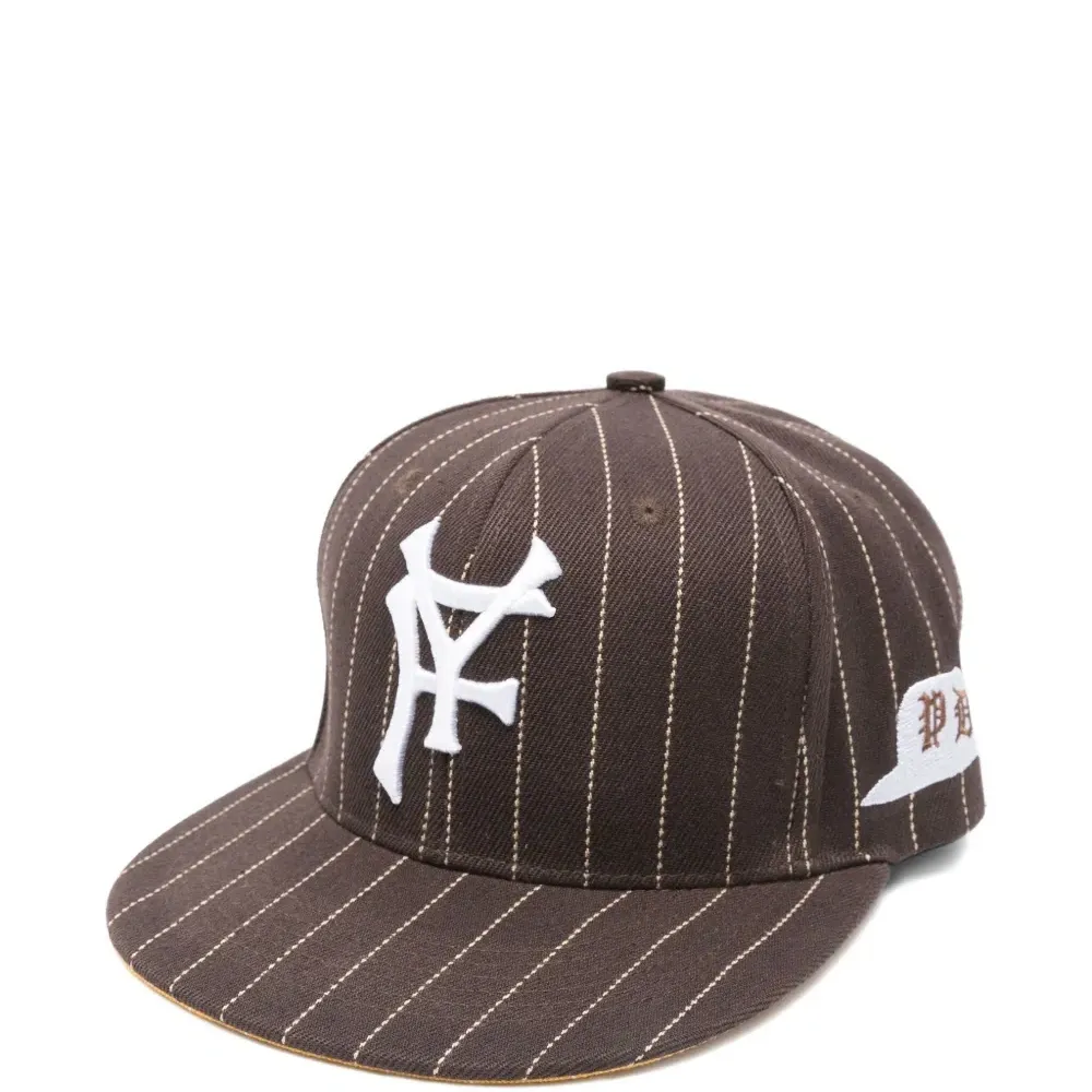 Бейсболка в полоску