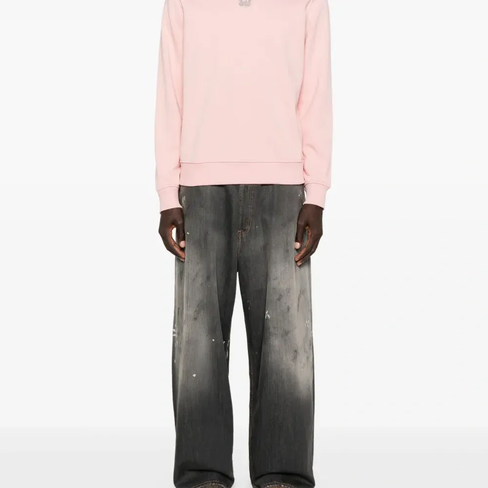 Толстовка с круглым вырезом