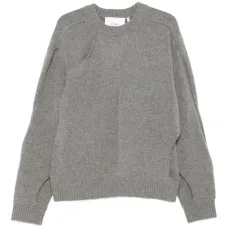 Свитер с круглым вырезом