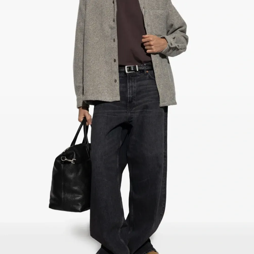 Футболка с вышитым логотипом Футболка с вышитым логотипом