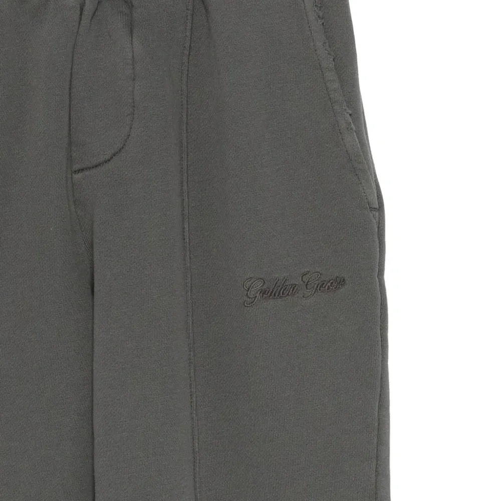 Брюки с вышитым логотипом