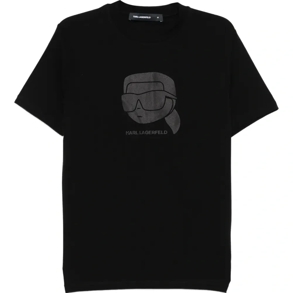 Футболка с логотипом