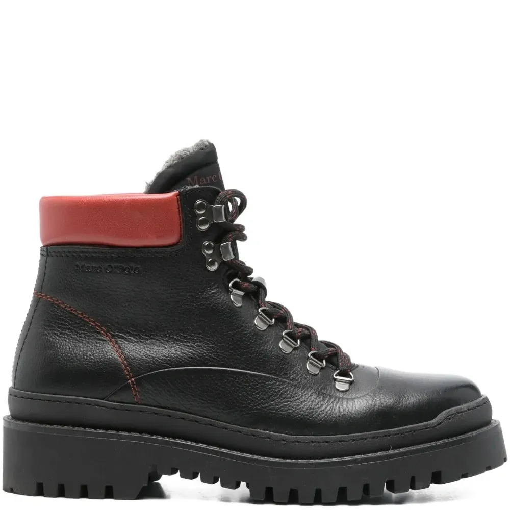 Ботинки на шнуровке