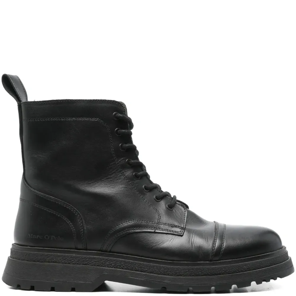 Ботинки на шнуровке